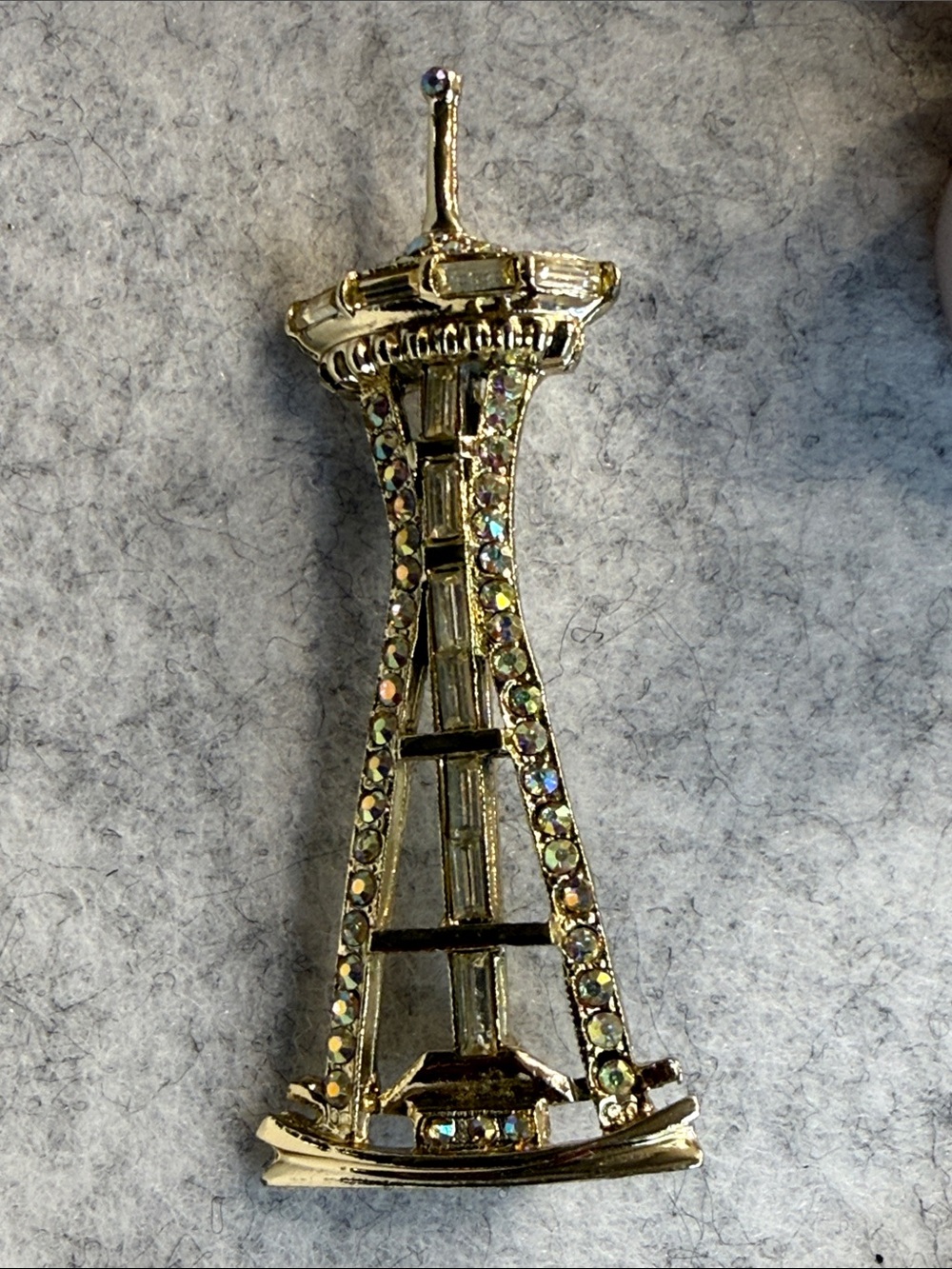 Vintage Space-Age Seattle Space Needle Brooch, 1962 World’s Fair G&A Century